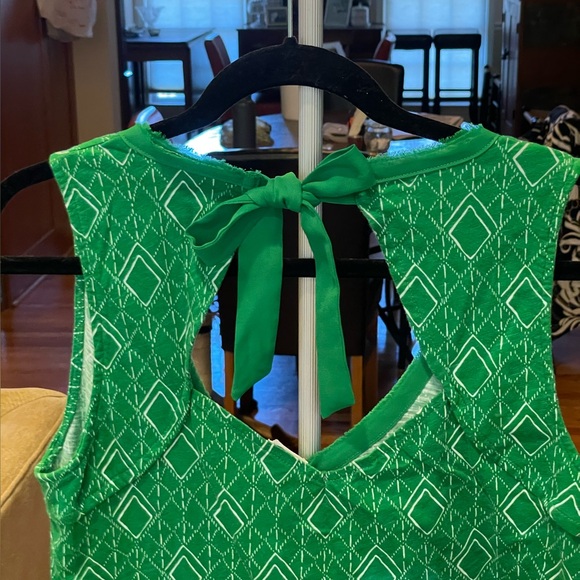 Akemi + Kin Green Tank - Picture 6 of 11